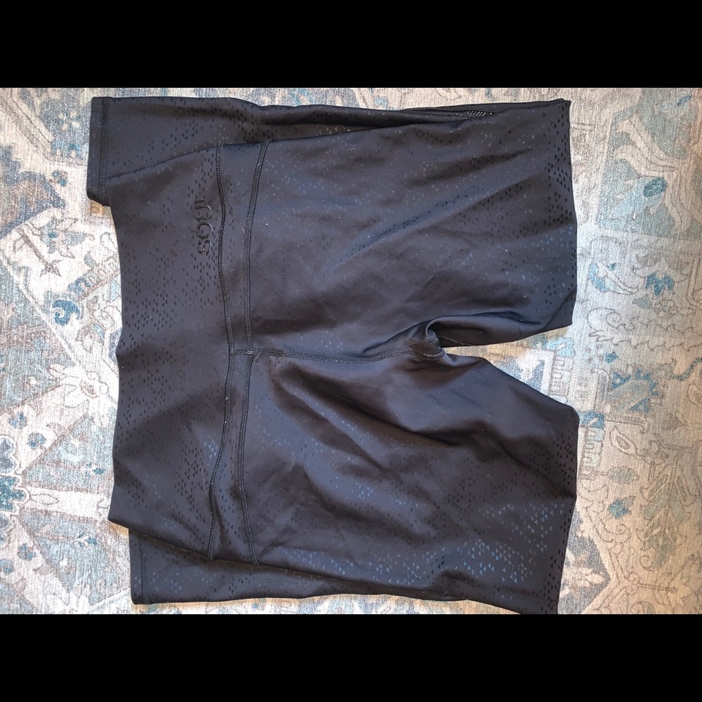 SoulCycle black leggings with shiny diamond
